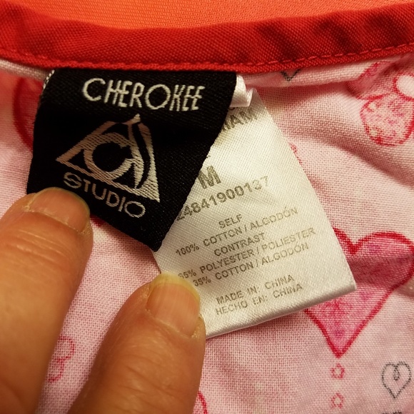 Heart Valentine' scrub top size medium pink white - Picture 5 of 8